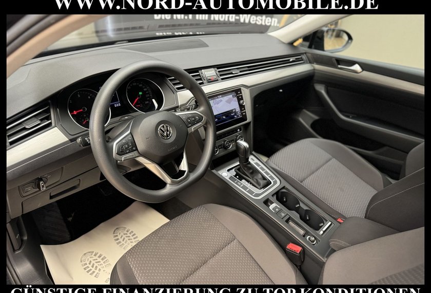 Volkswagen Passat Variant Passat Variant Basic 1.6 TDI DSG Navi*LED*ACC* B