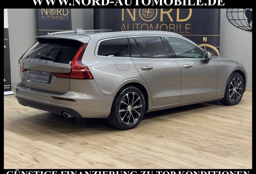 Volvo V60 V60 Kombi D3 Momentum Pro *AHK*Pano*StHz*H&amp;K*Kam